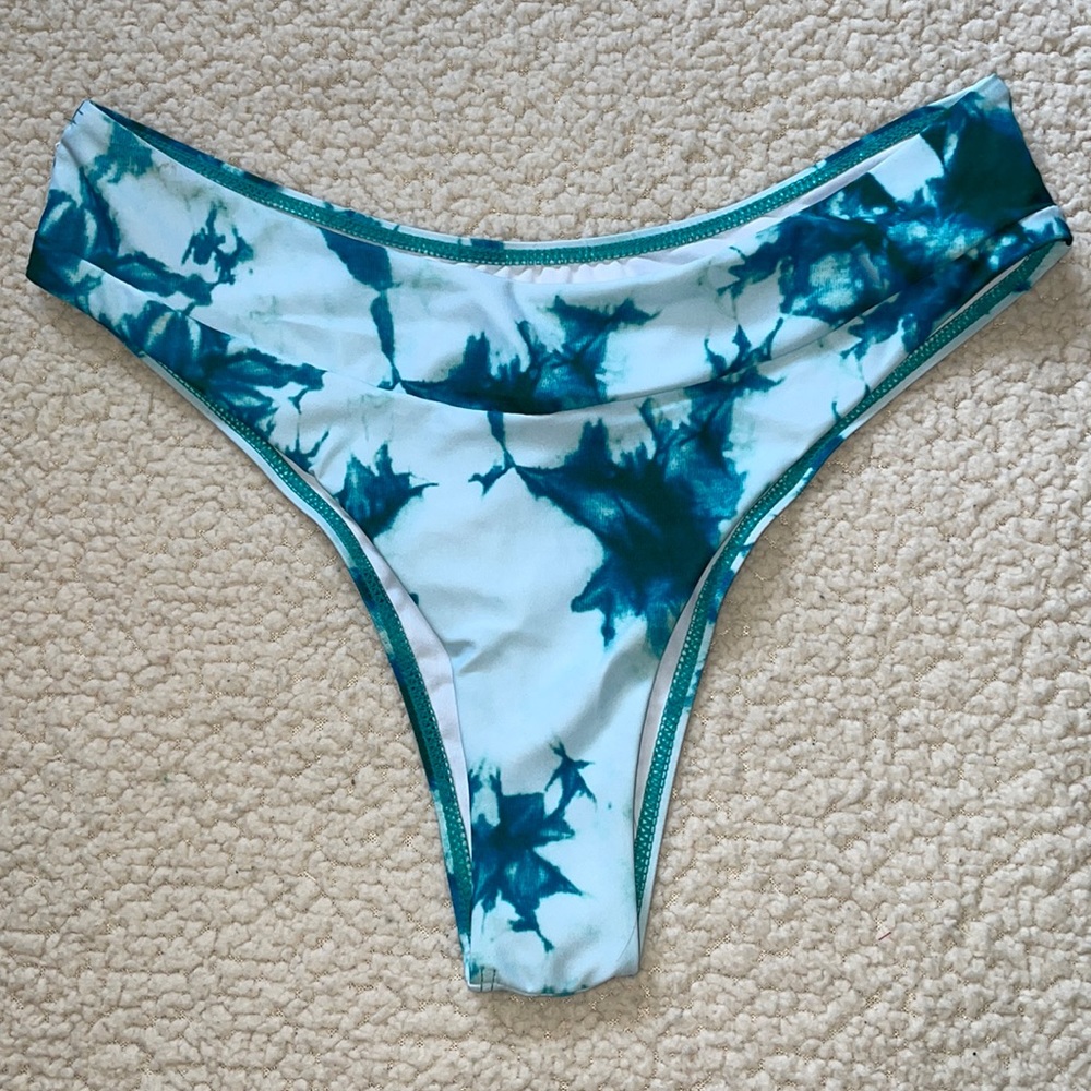 4/$24🦩NEW Tie Dye Bikini Bottoms